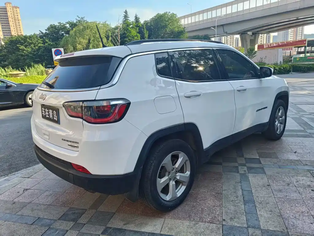 Jeep Compass — фото 14