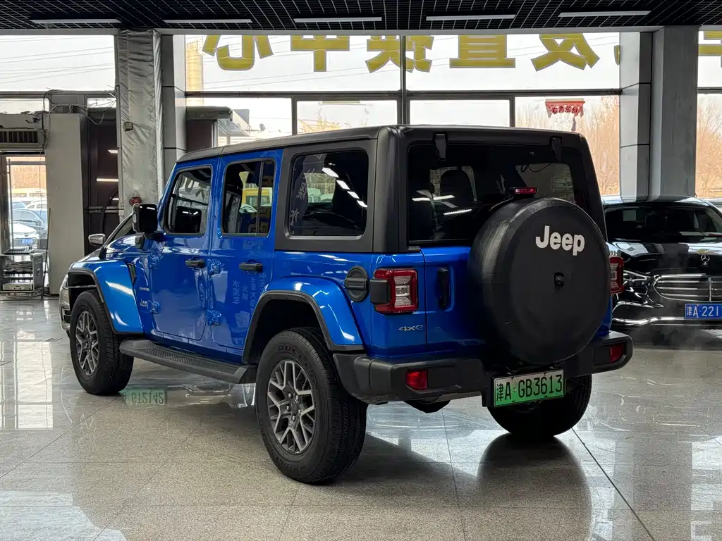 Jeep Wrangler PHEV — фото 13