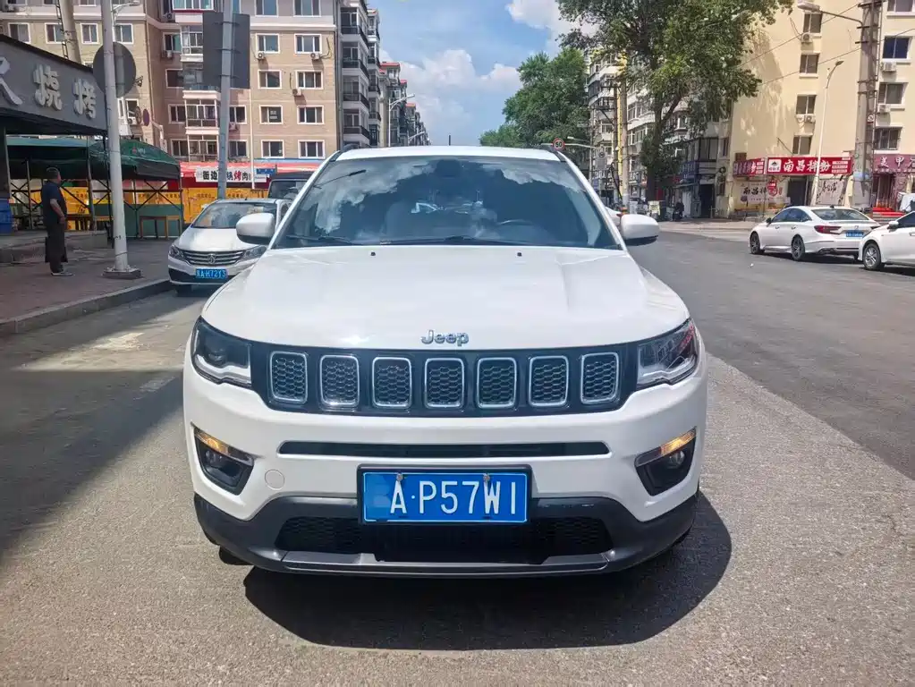 Jeep Compass — фото 2