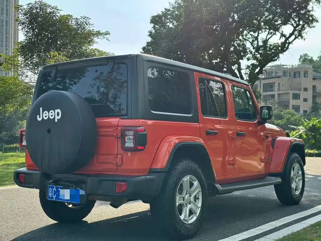 Jeep Wrangler — фото 9