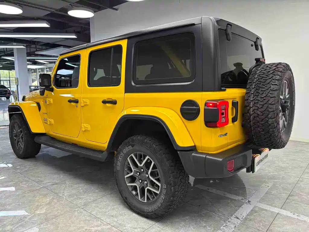 Jeep Wrangler PHEV — фото 6