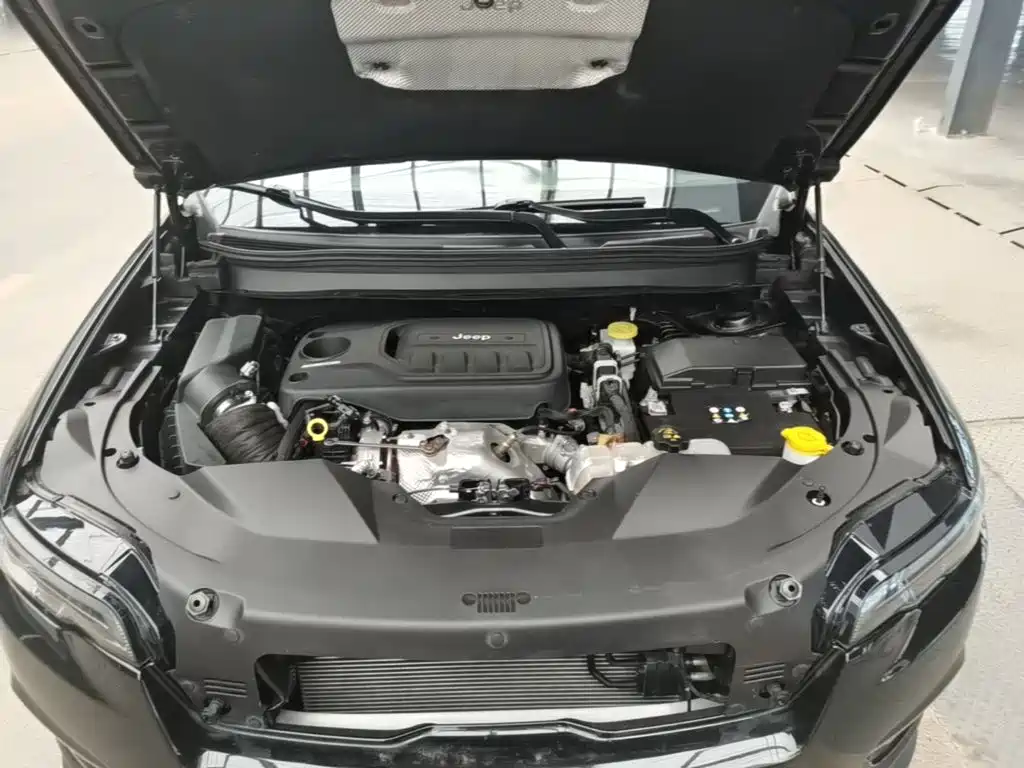 Jeep Cherokee — фото 20