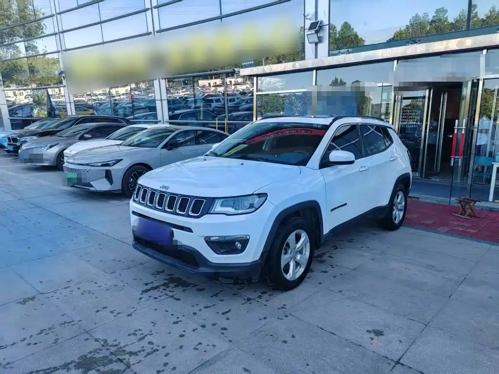 Jeep Compass — фото 2