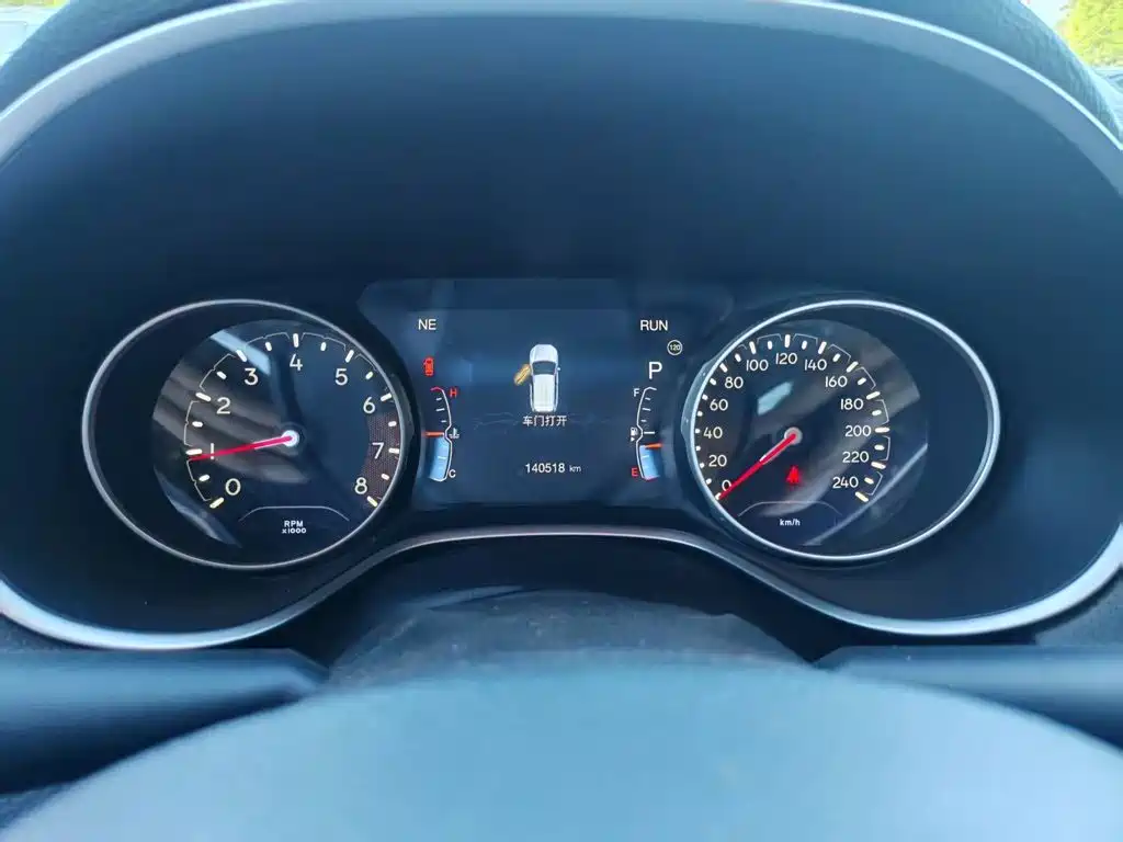Jeep Compass — фото 11
