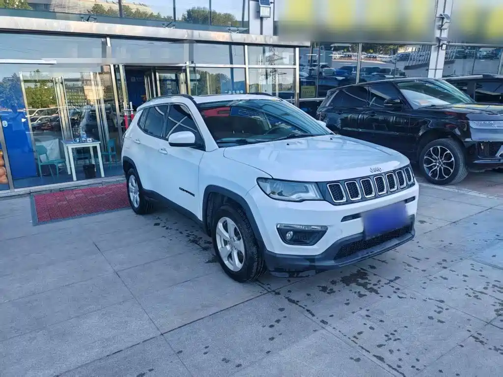 Jeep Compass — фото 4