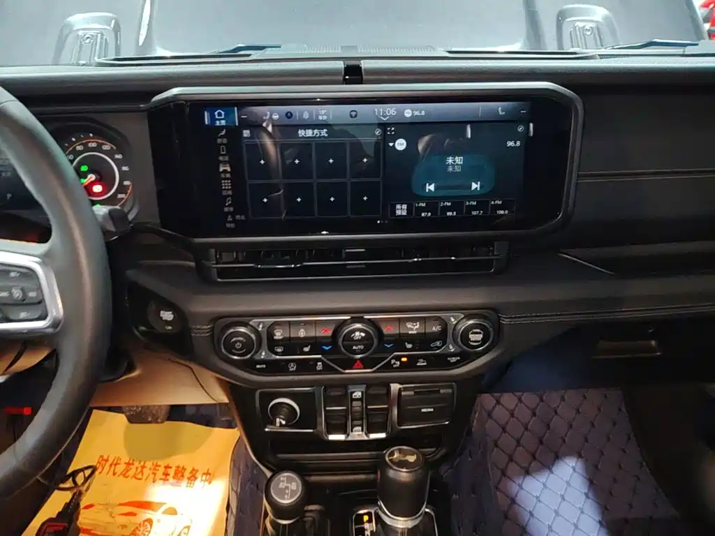 Jeep Wrangler — фото 13