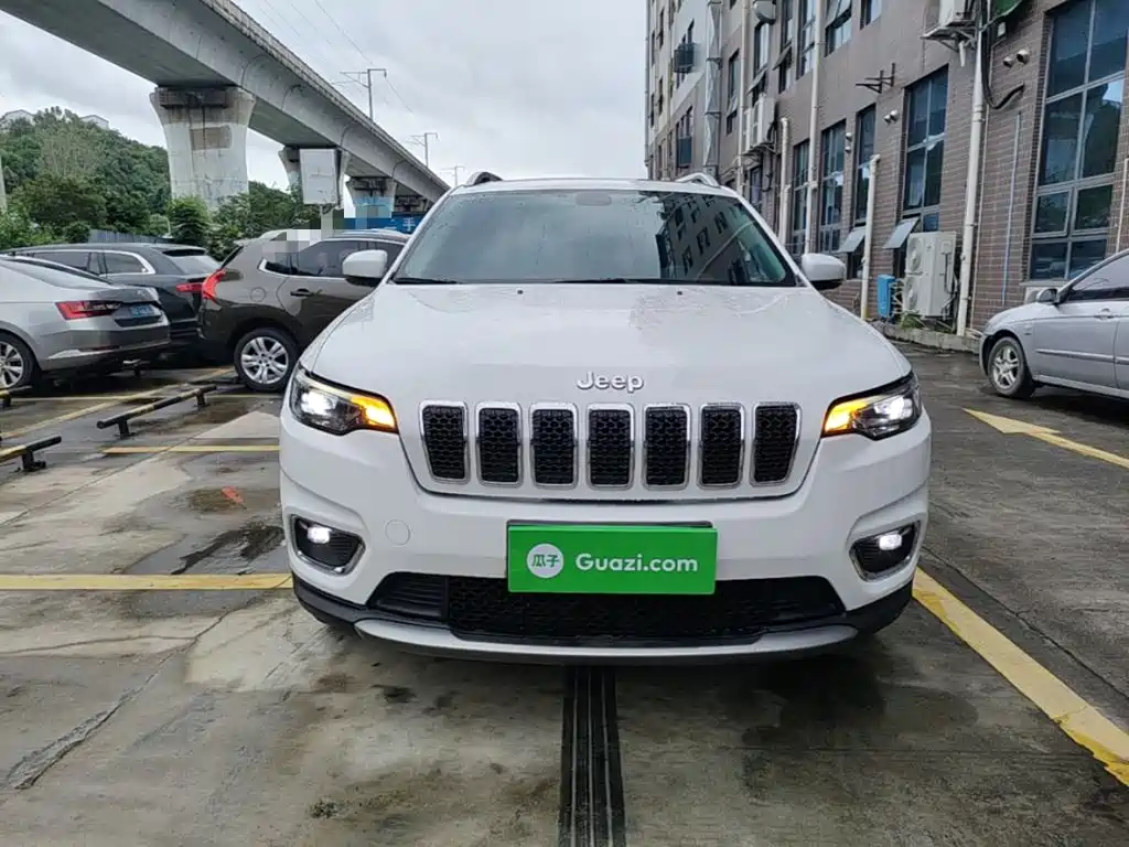 Jeep Cherokee — фото 3