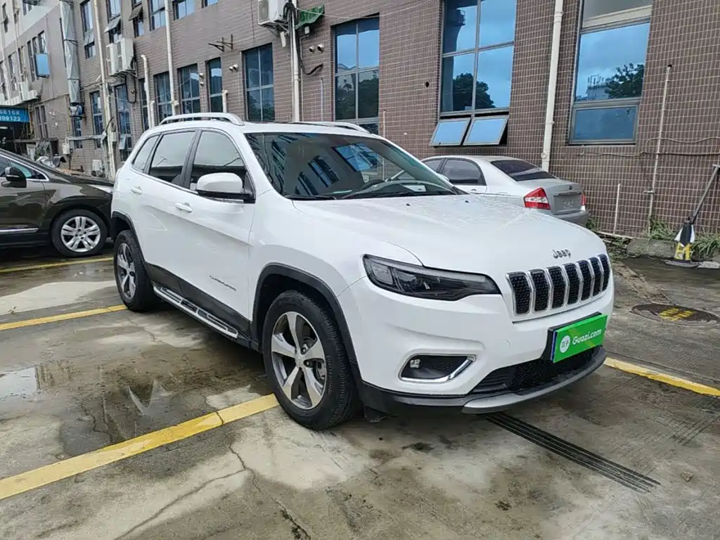 Jeep Cherokee — фото 4