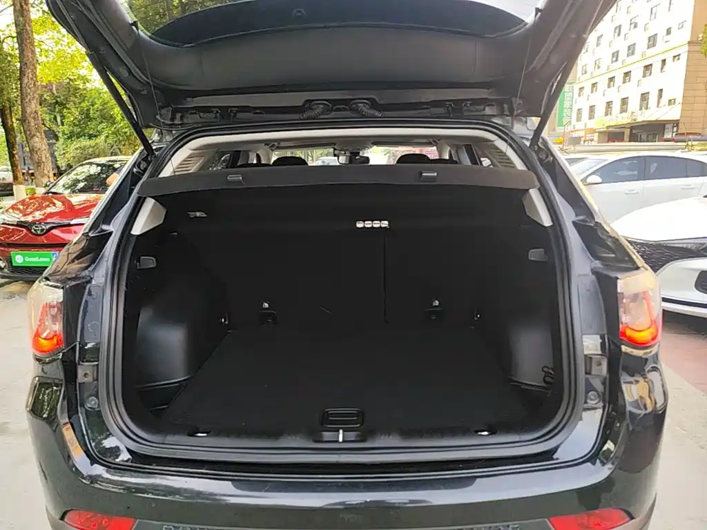 Jeep Compass — фото 15