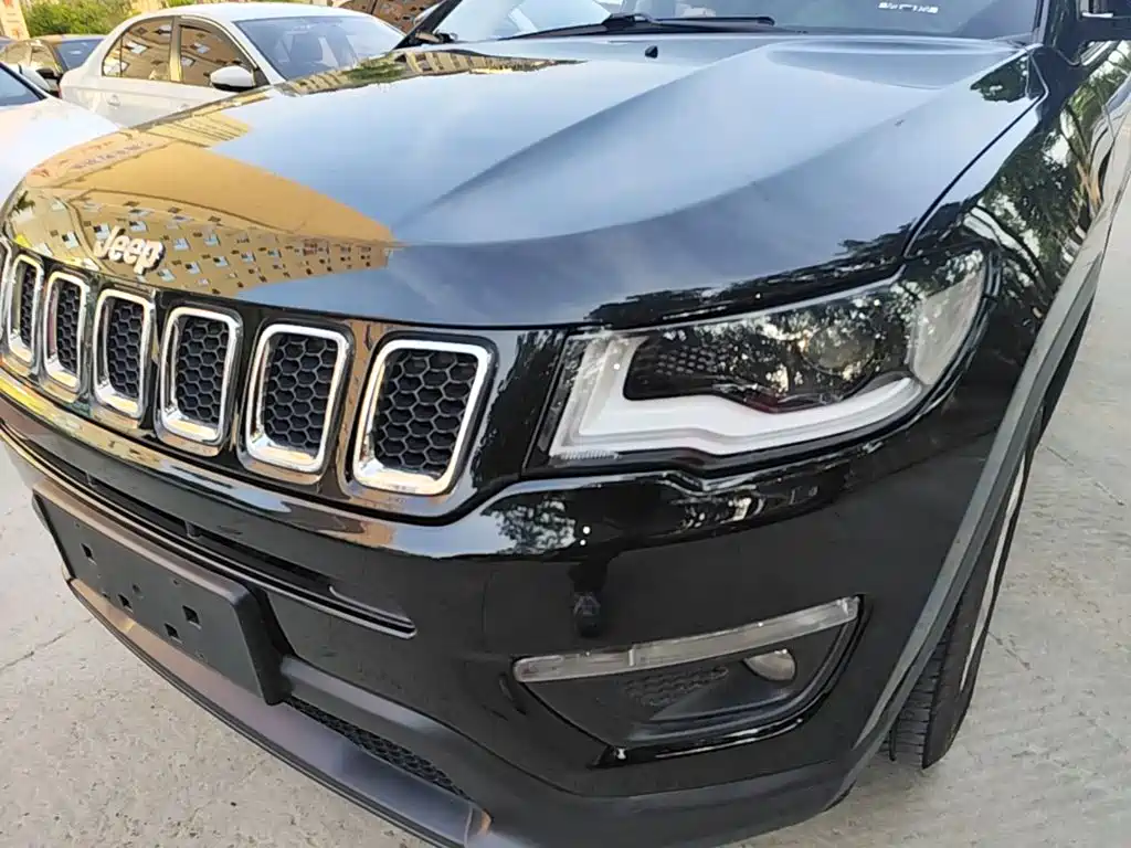Jeep Compass — фото 18