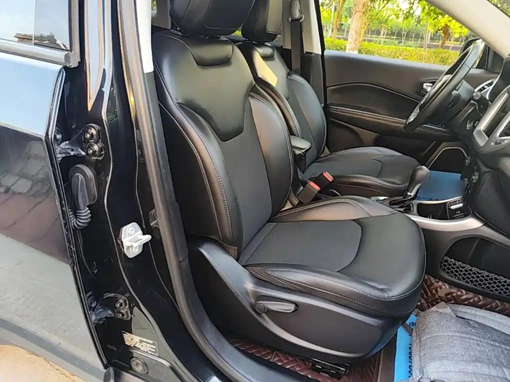 Jeep Compass — фото 20