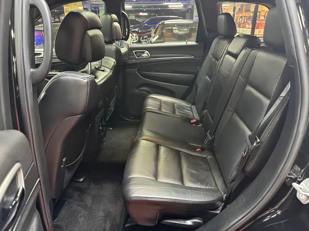 Jeep Grand Cherokee (Import) — фото 26