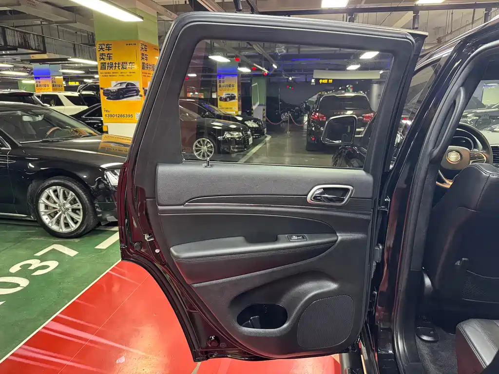 Jeep Grand Cherokee (Import) — фото 27
