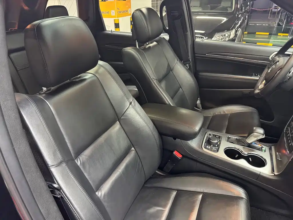 Jeep Grand Cherokee (Import) — фото 28