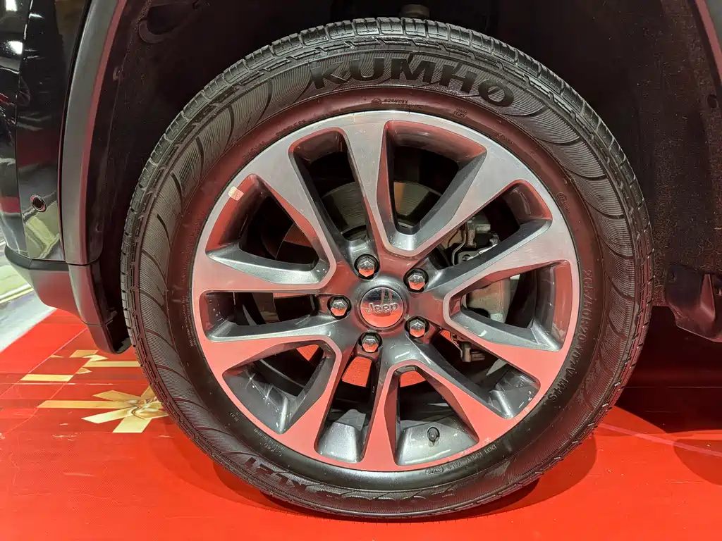 Jeep Grand Cherokee (Import) — фото 9