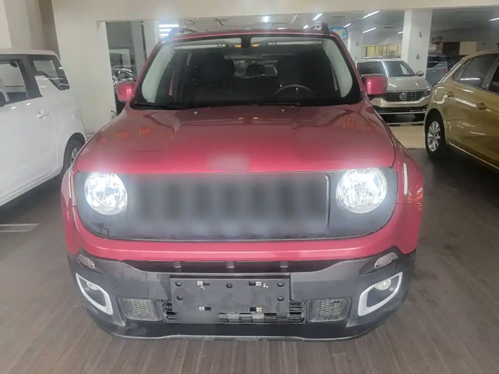 Jeep Renegade — фото 3