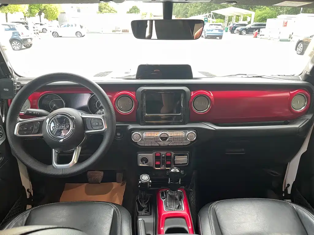 Jeep Wrangler — фото 13