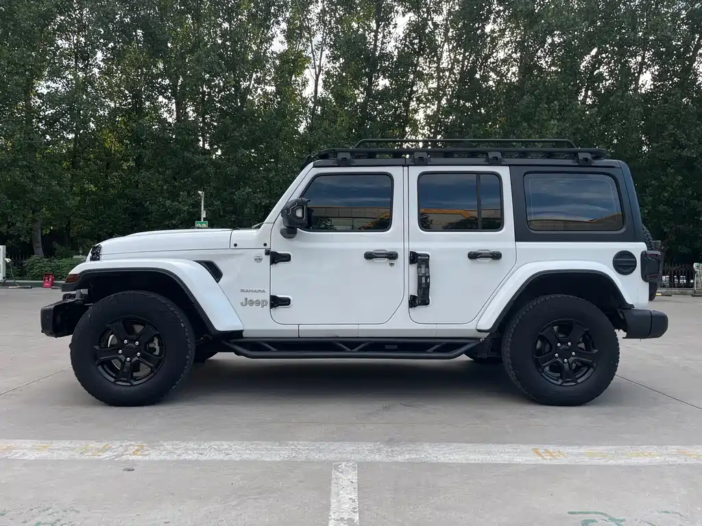 Jeep Wrangler — фото 14