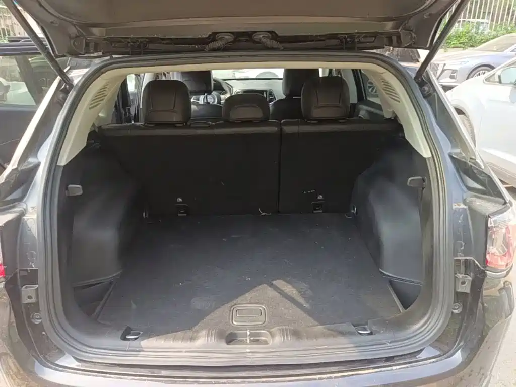 Jeep Compass — фото 19