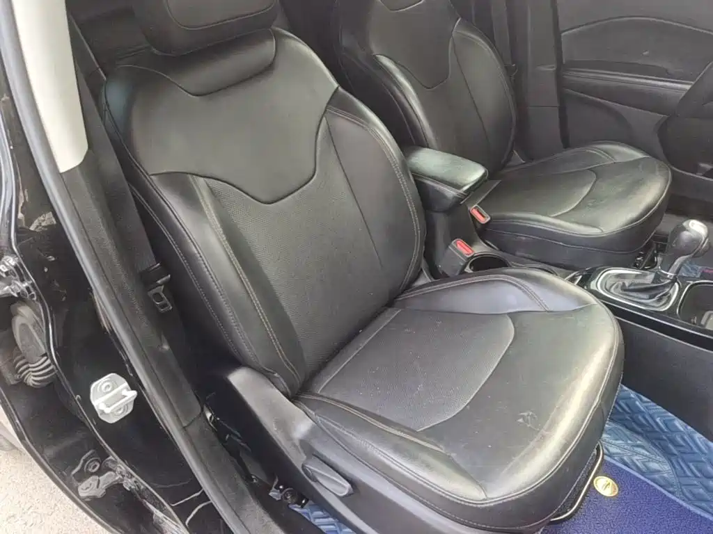Jeep Compass — фото 25