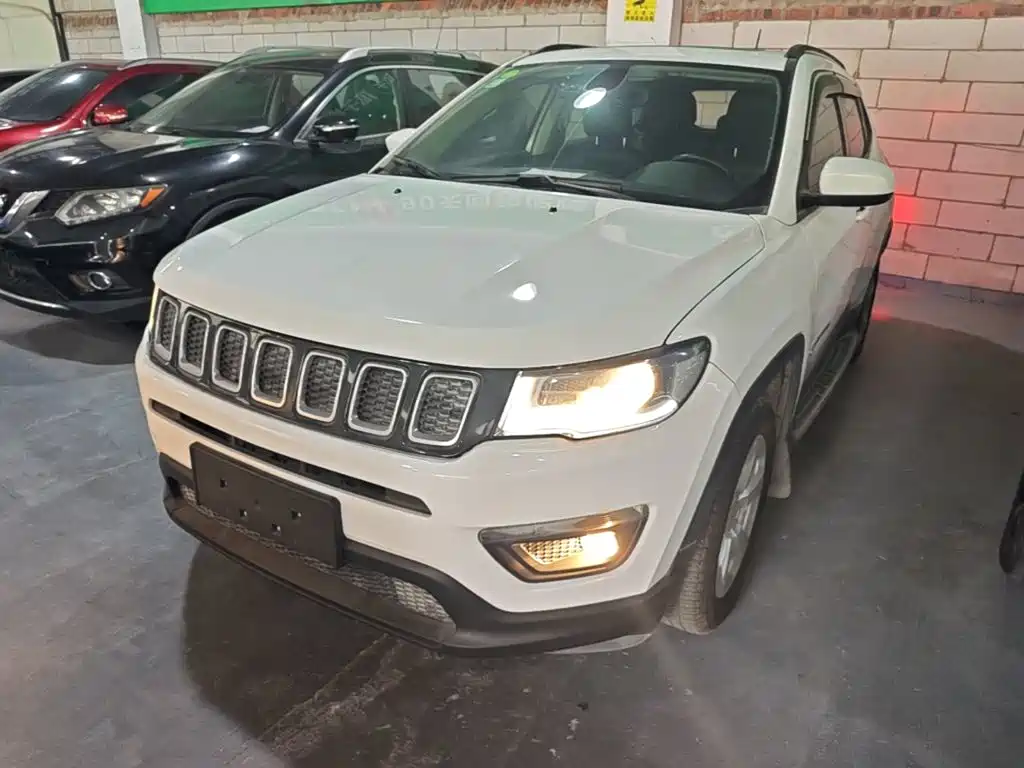 Jeep Compass — фото 2