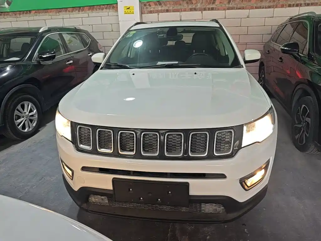 Jeep Compass — фото 3
