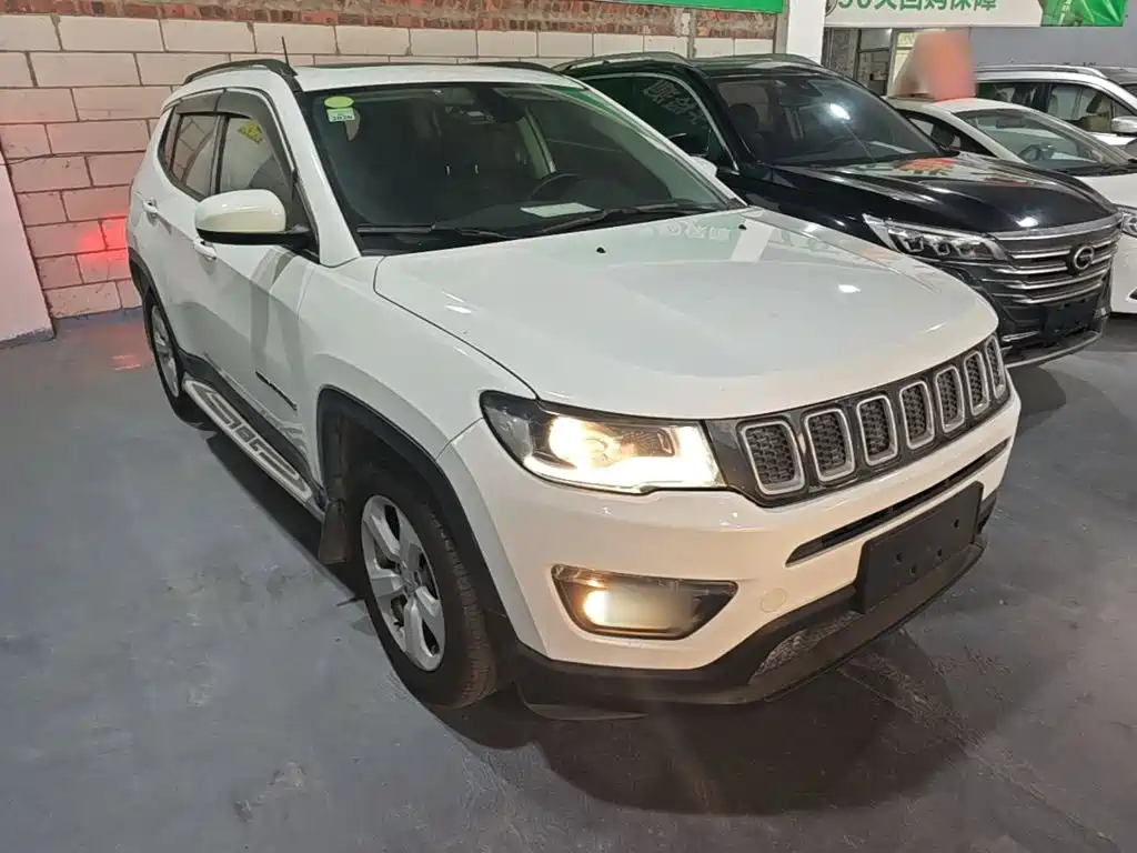 Jeep Compass — фото 4