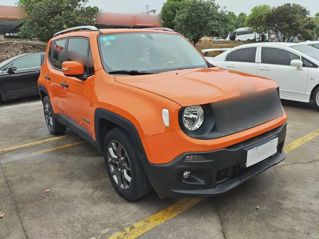 Jeep Renegade — фото 4