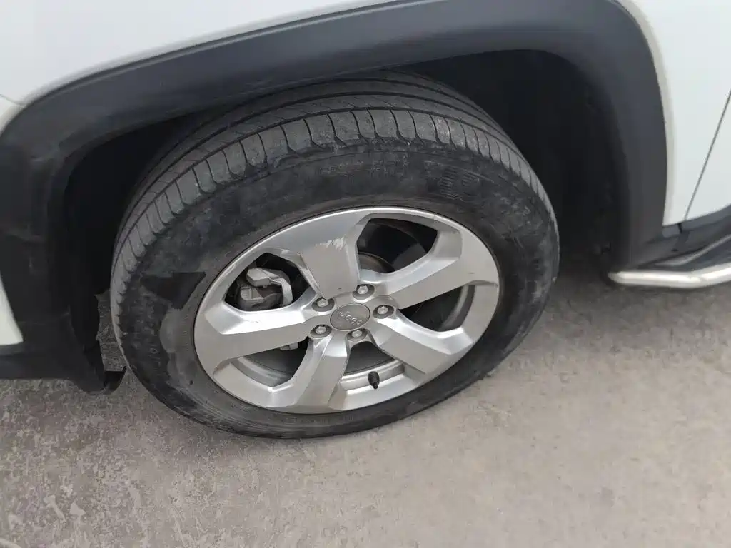 Jeep Compass — фото 23
