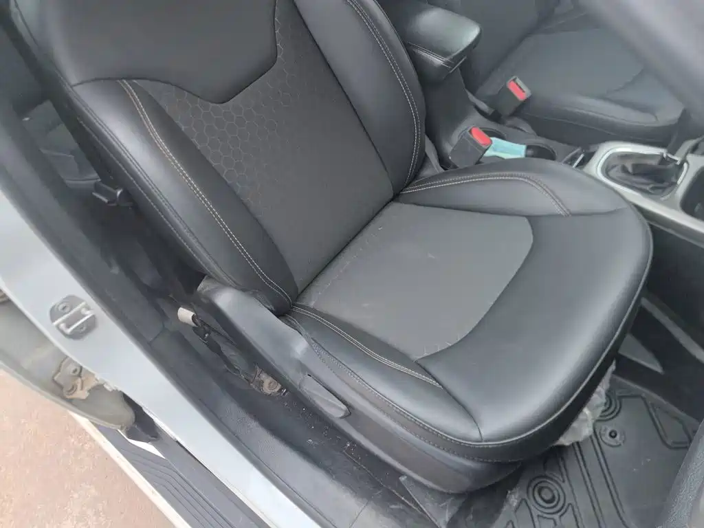 Jeep Compass — фото 25