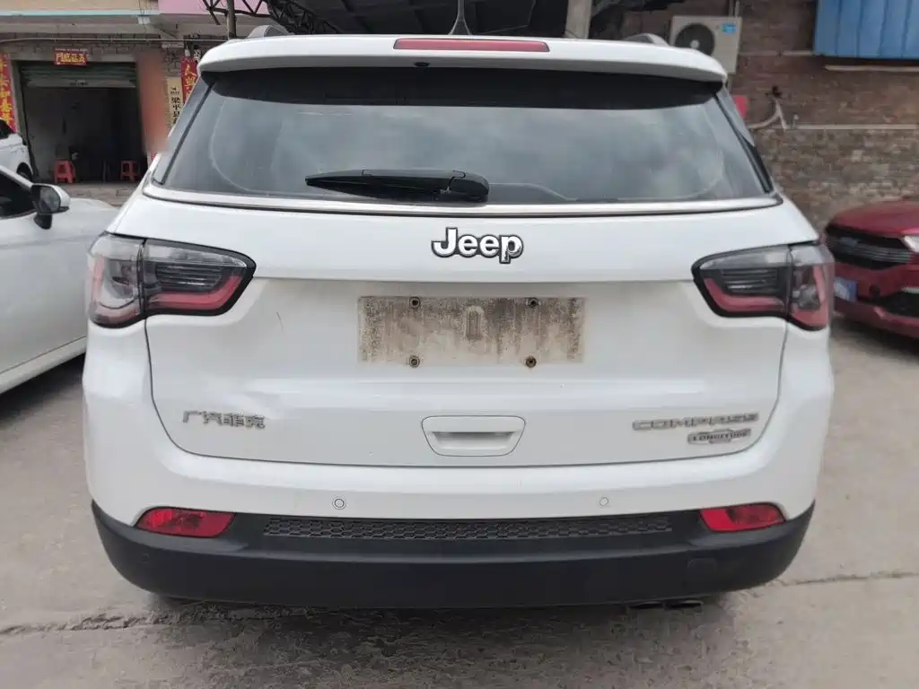 Jeep Compass — фото 6