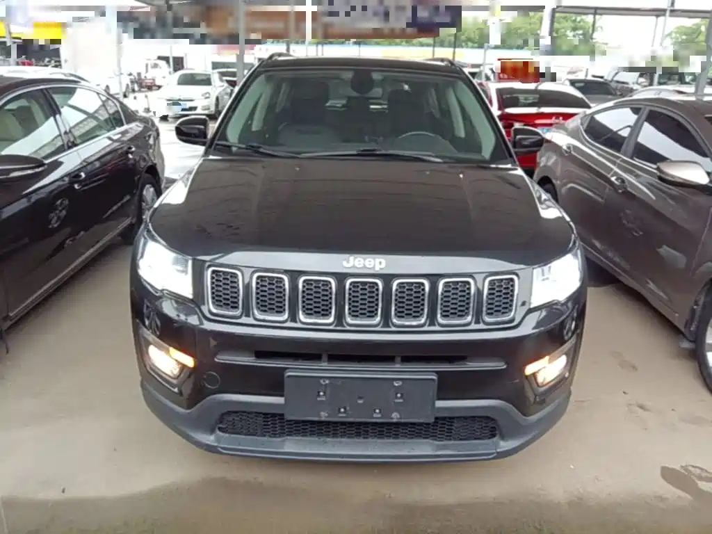 Jeep Compass — фото 3