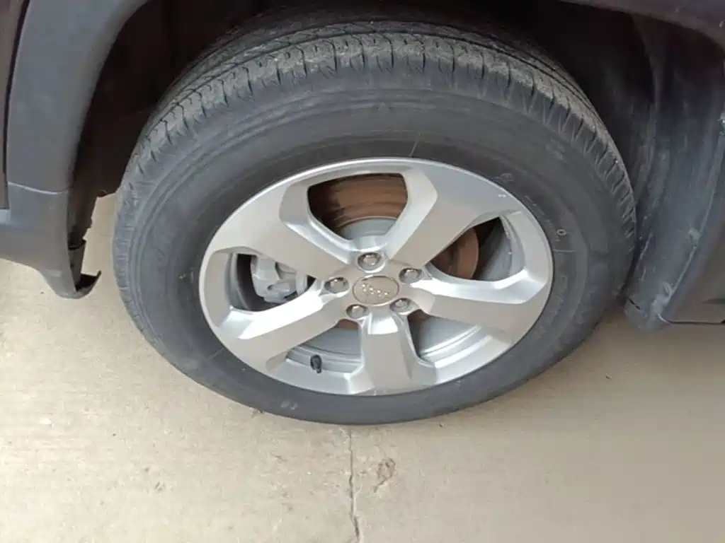 Jeep Compass — фото 23