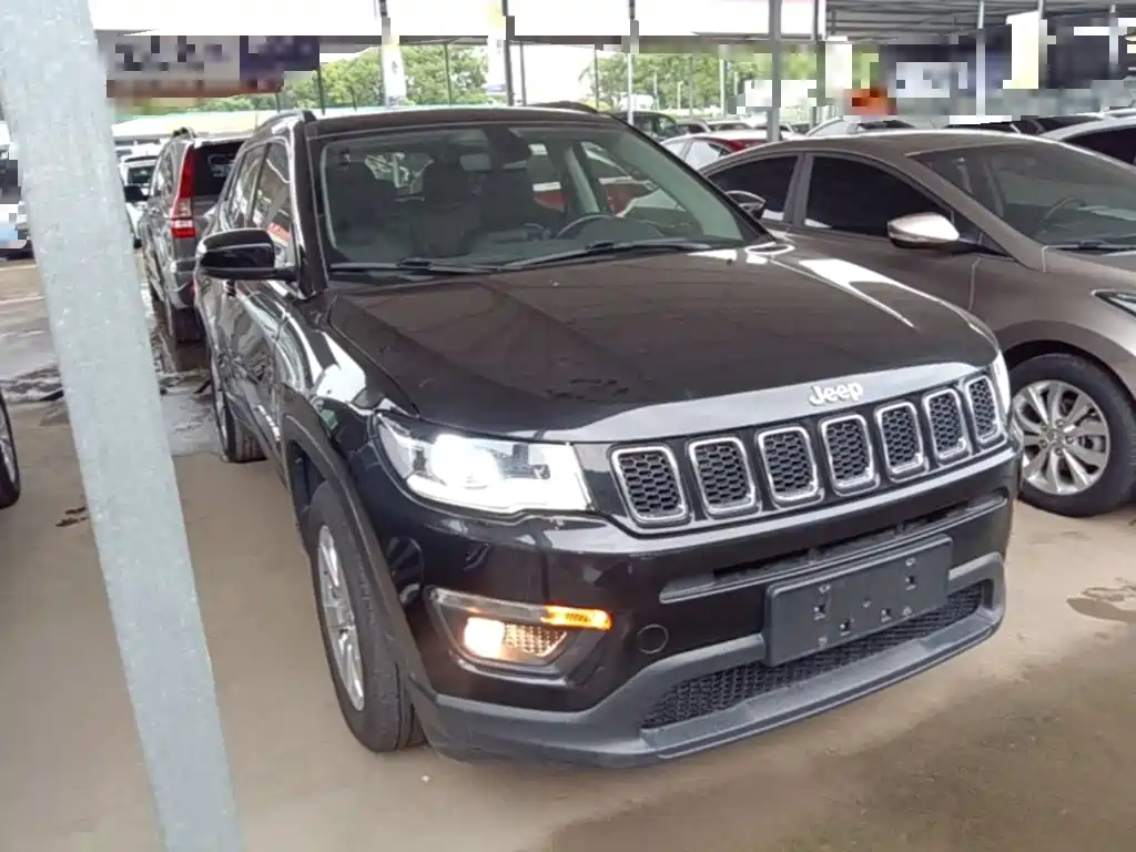 Jeep Compass — фото 4