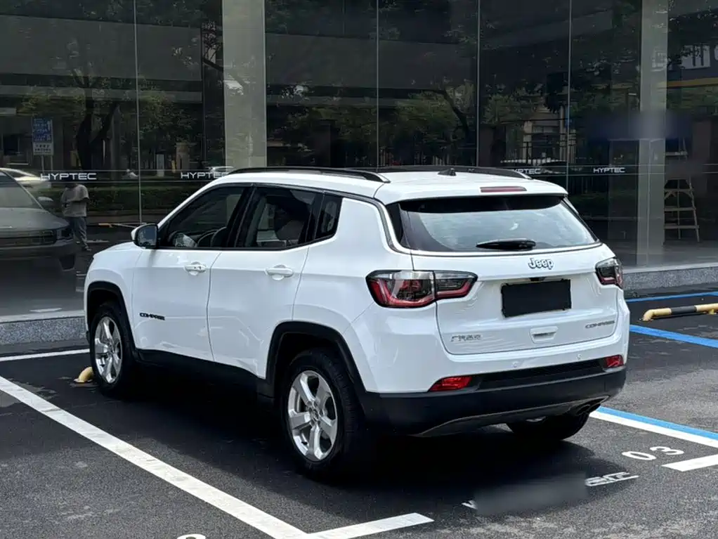 Jeep Compass — фото 23
