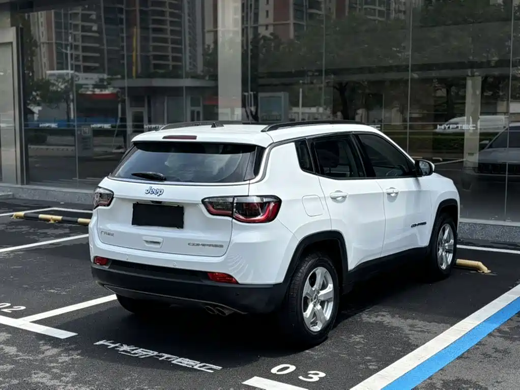 Jeep Compass — фото 24