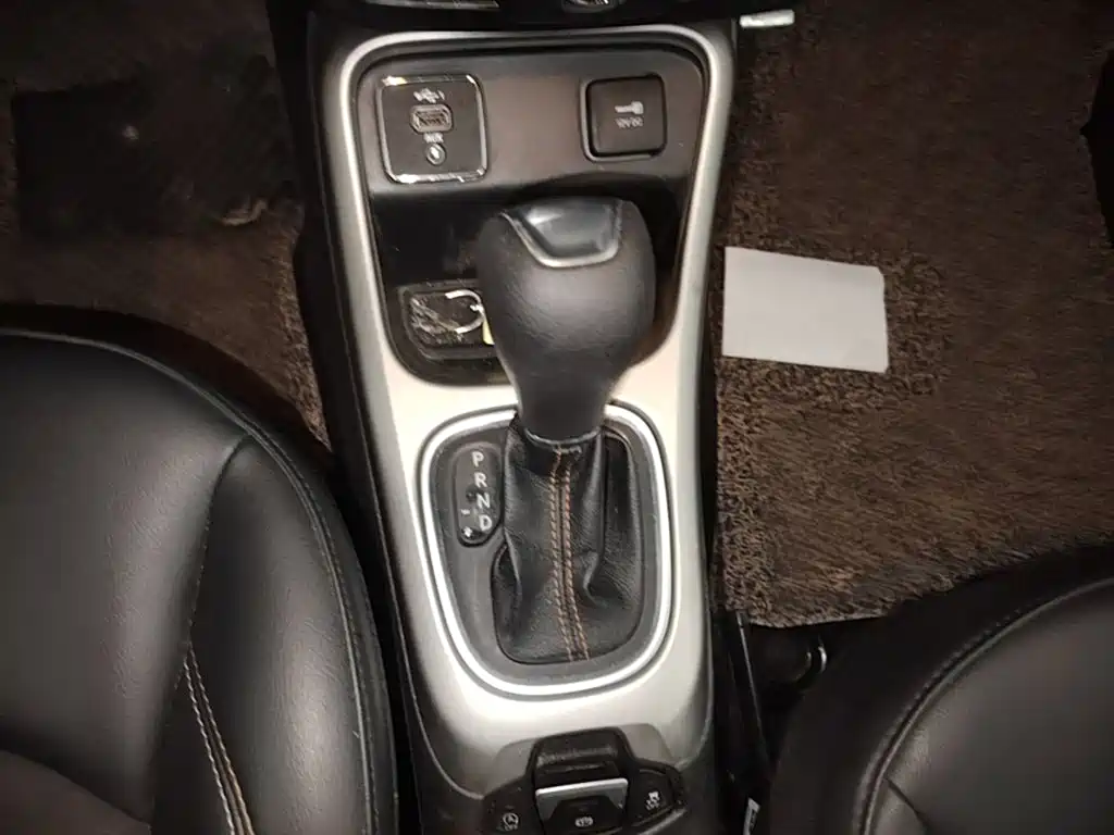 Jeep Compass — фото 6