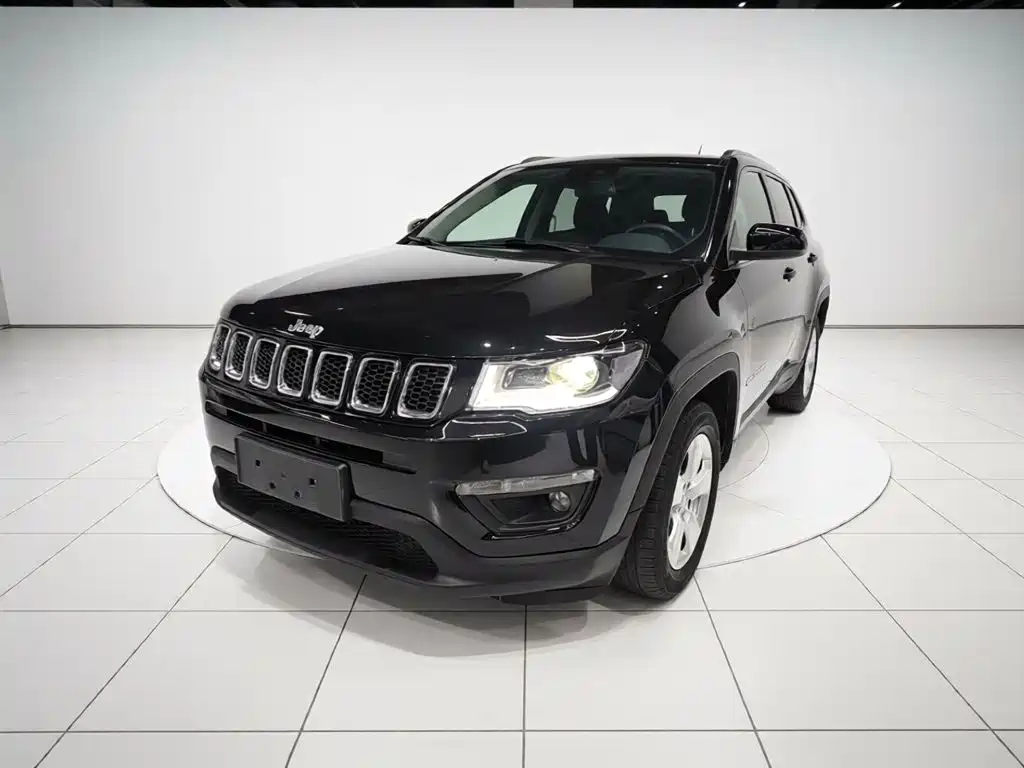 Jeep Compass — фото 2