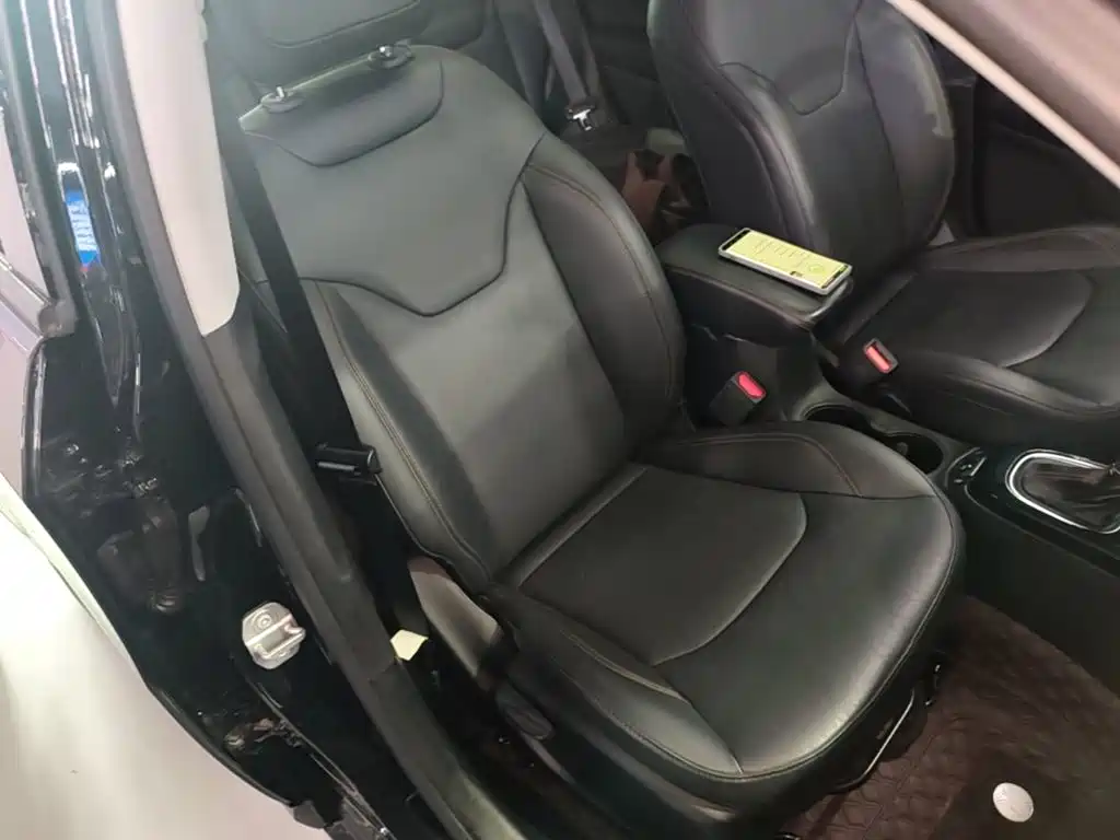 Jeep Compass — фото 20
