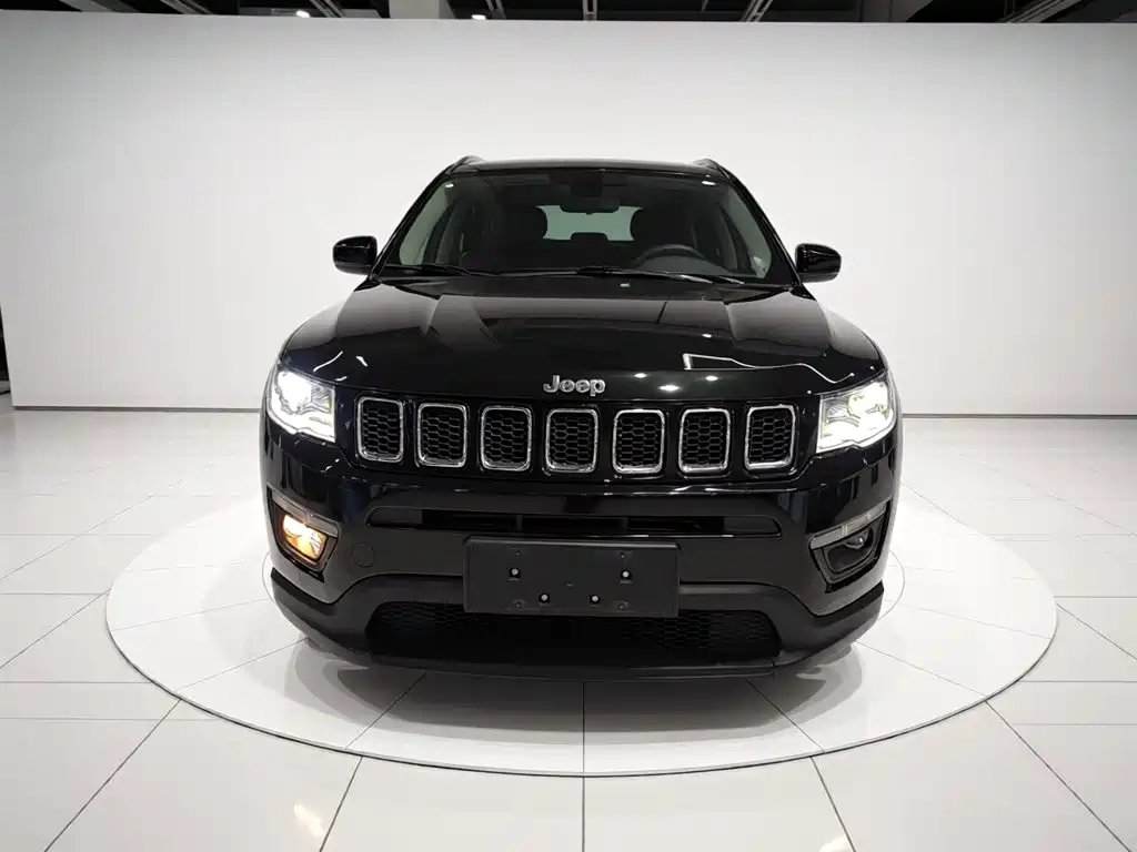 Jeep Compass — фото 3