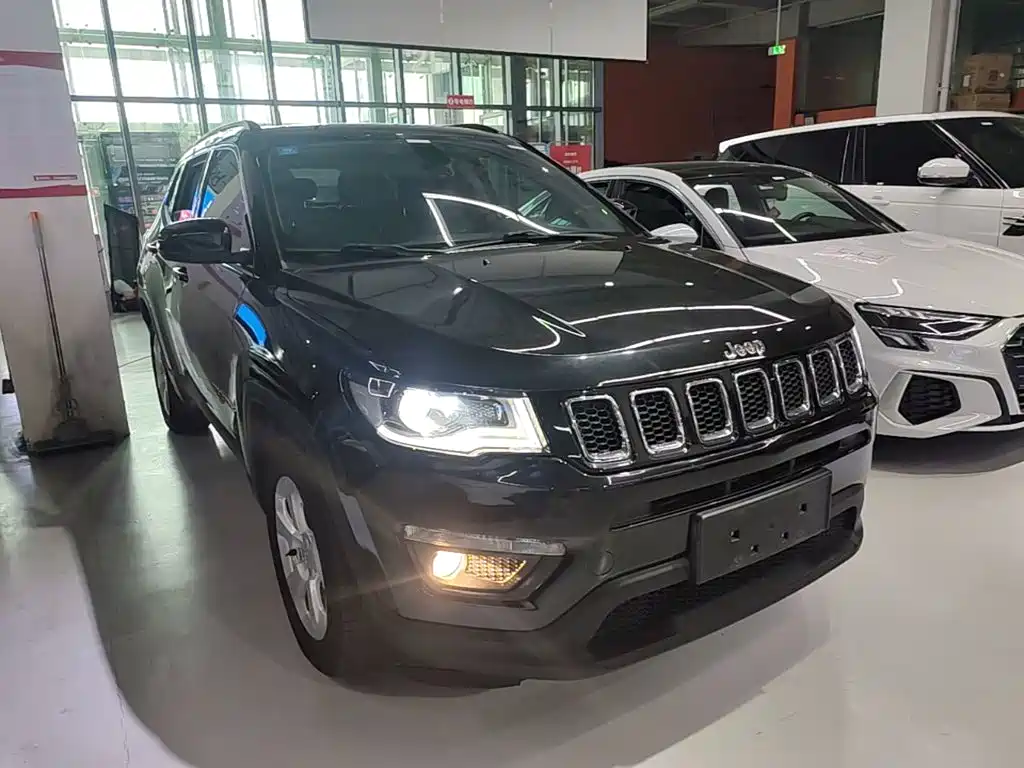 Jeep Compass — фото 22