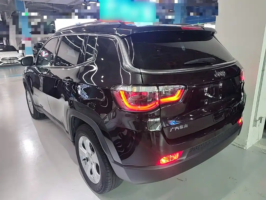 Jeep Compass — фото 23