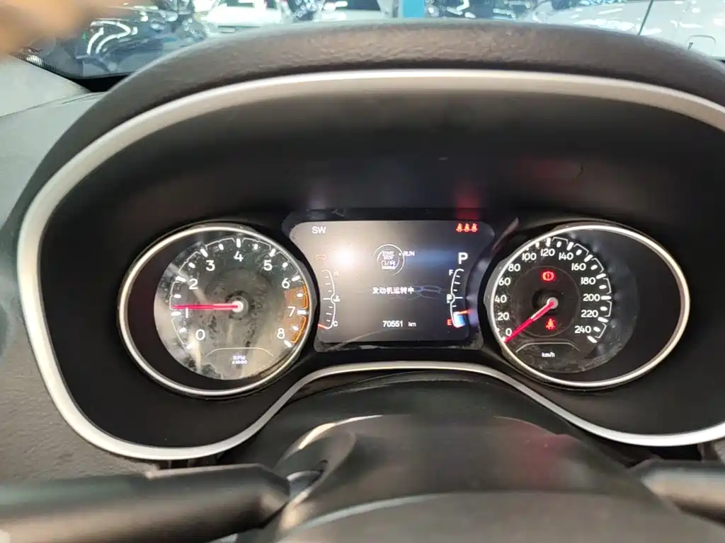Jeep Compass — фото 8