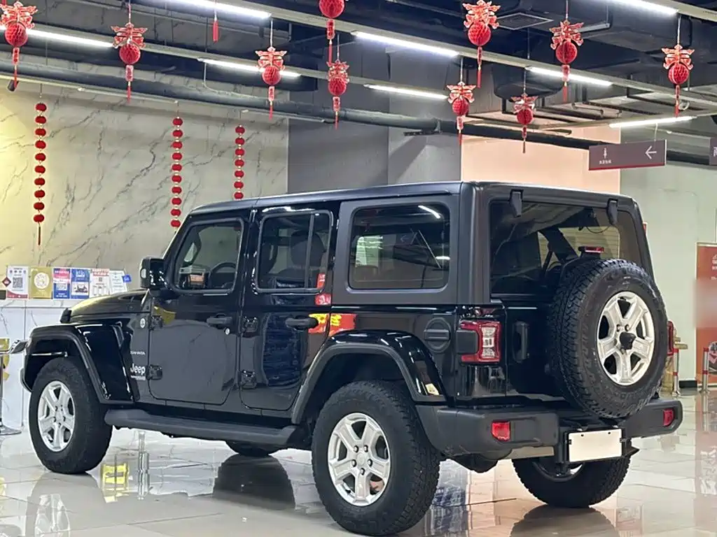 Jeep Wrangler — фото 8
