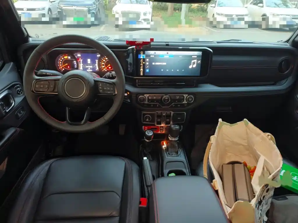 Jeep Wrangler — фото 13