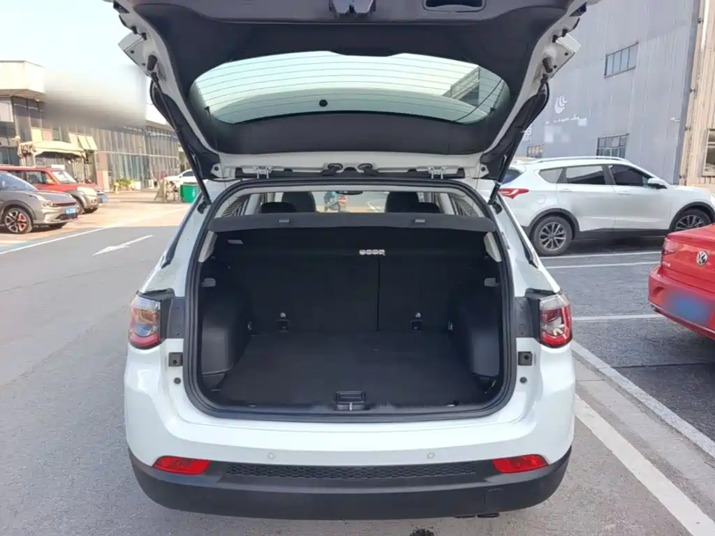 Jeep Compass — фото 19