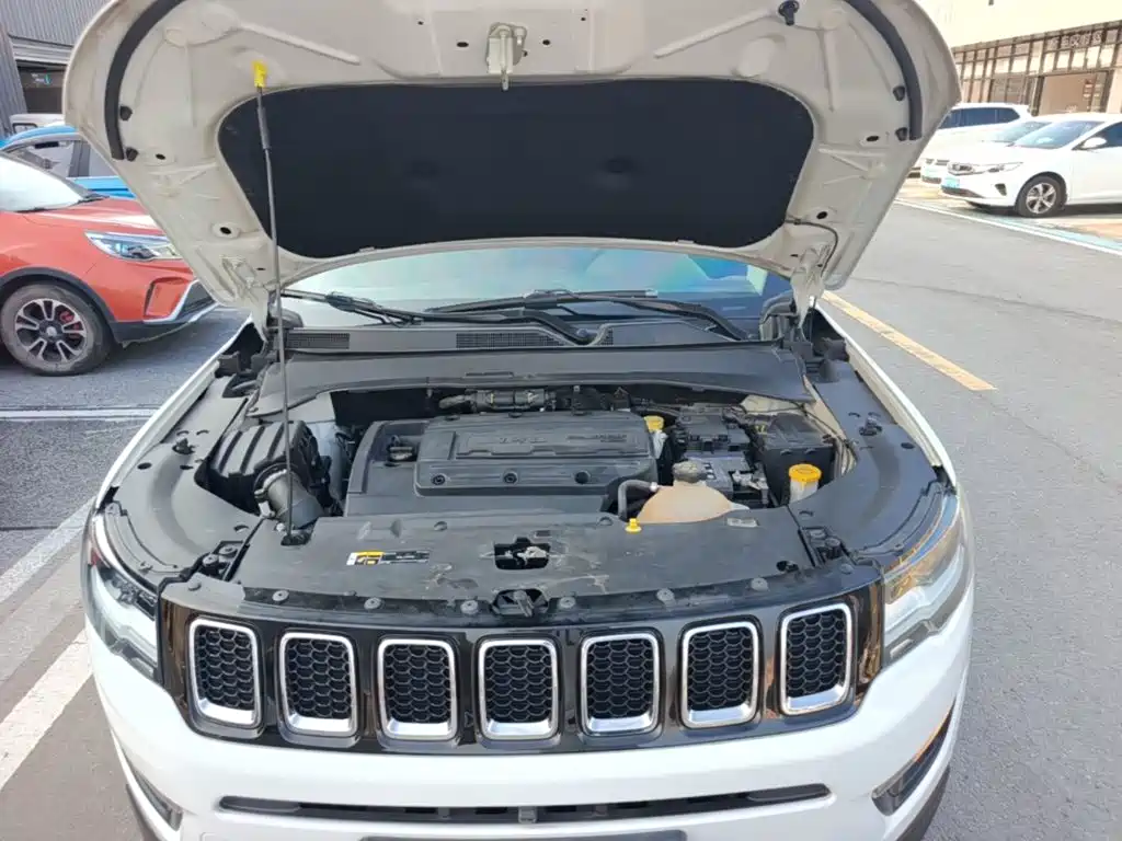 Jeep Compass — фото 20