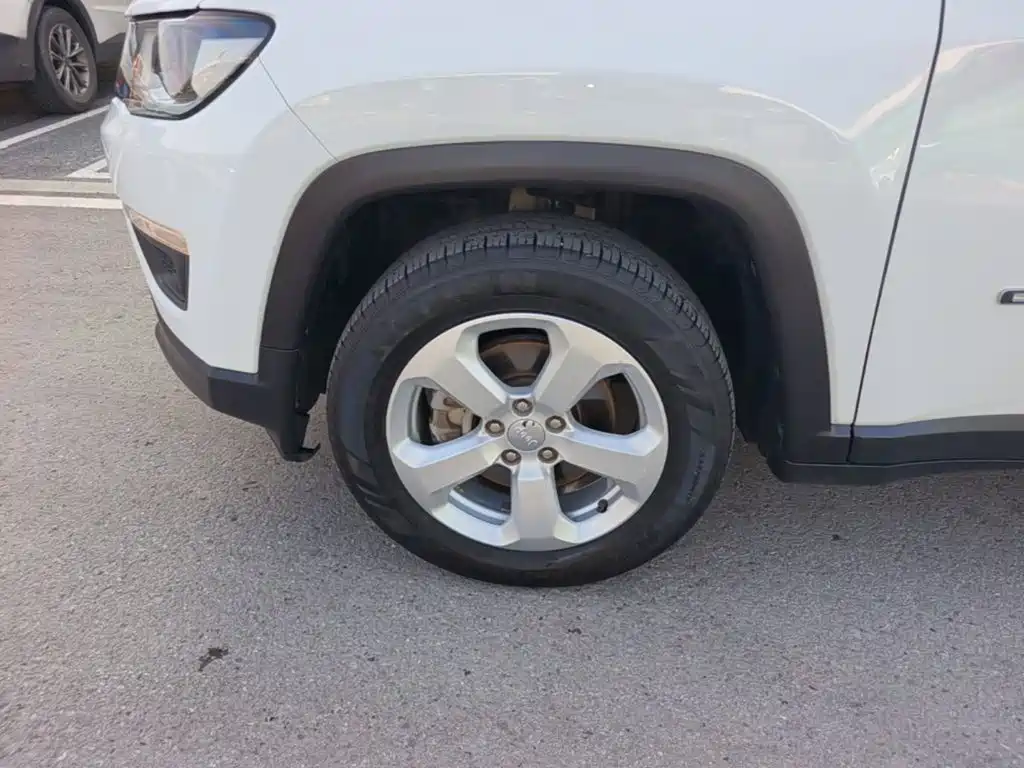 Jeep Compass — фото 23