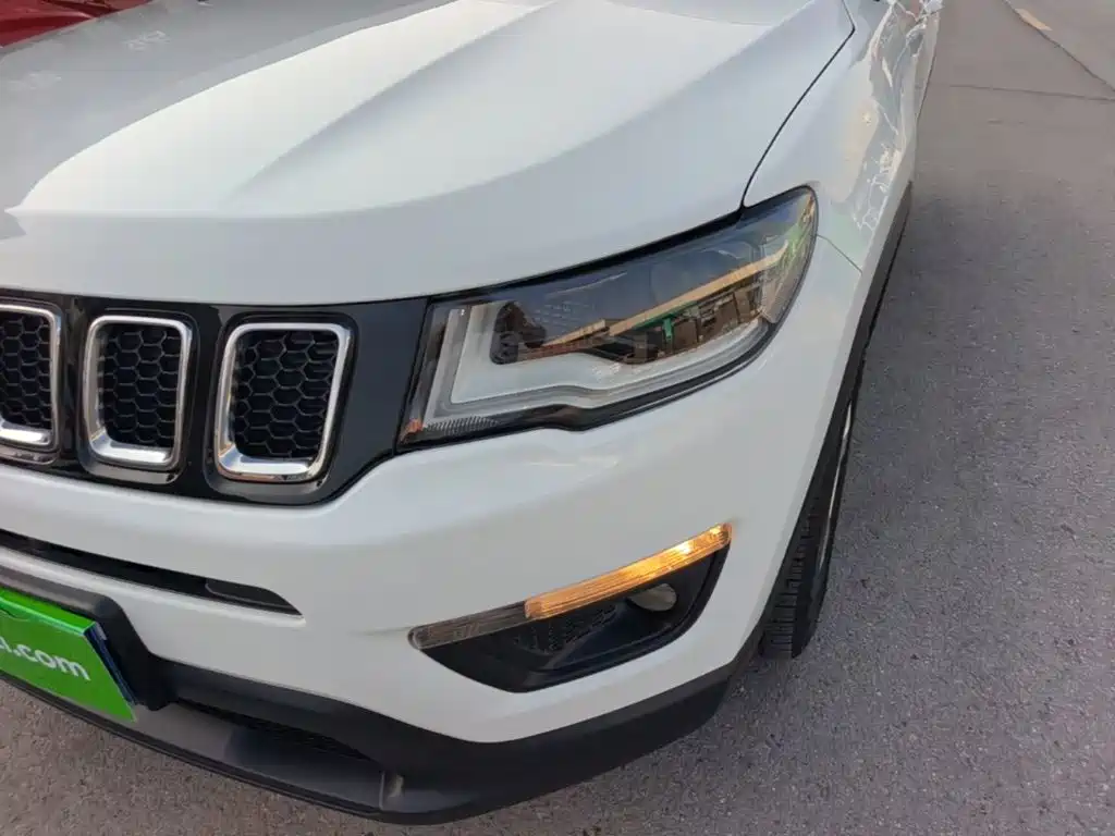 Jeep Compass — фото 24