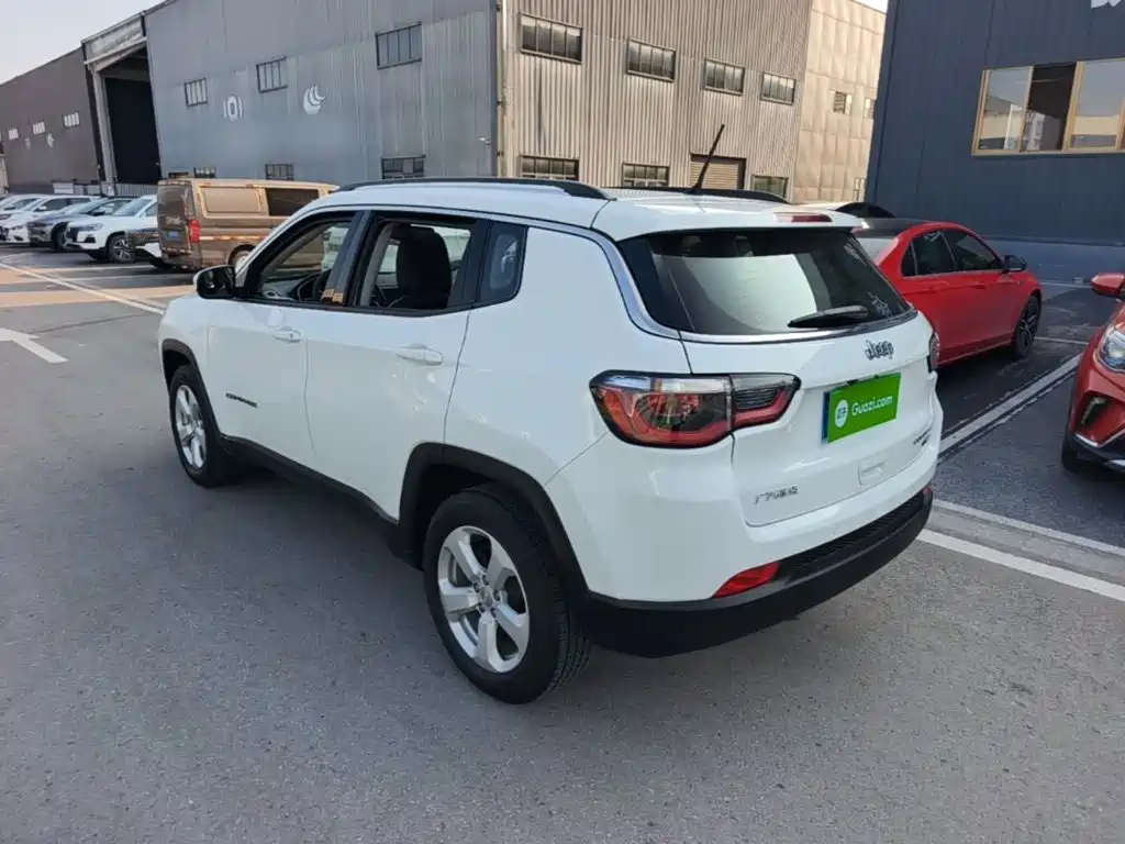 Jeep Compass — фото 5